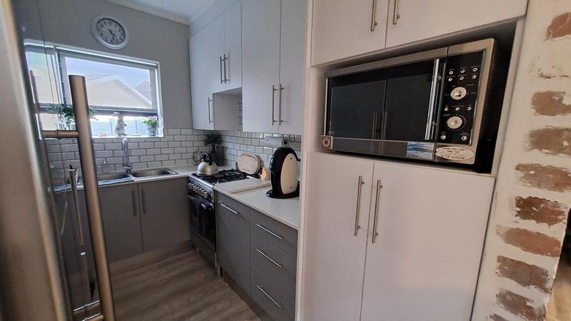 4 Bedroom Property for Sale in Jongensfontein Western Cape